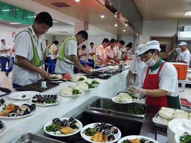 通用三期餐廳舉辦“夏季清涼美食周” 通用三期餐廳舉辦“夏季清涼美食周”