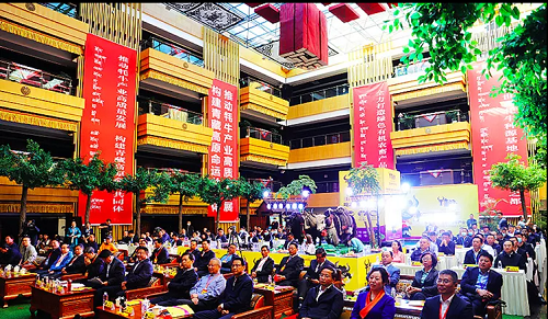 薦世新董事長(zhǎng)受邀出席首屆中國(guó)（玉樹(shù)）牦牛產(chǎn)業(yè)大會(huì)  玉樹(shù)牦?？沙掷m(xù)發(fā)展國(guó)際論壇